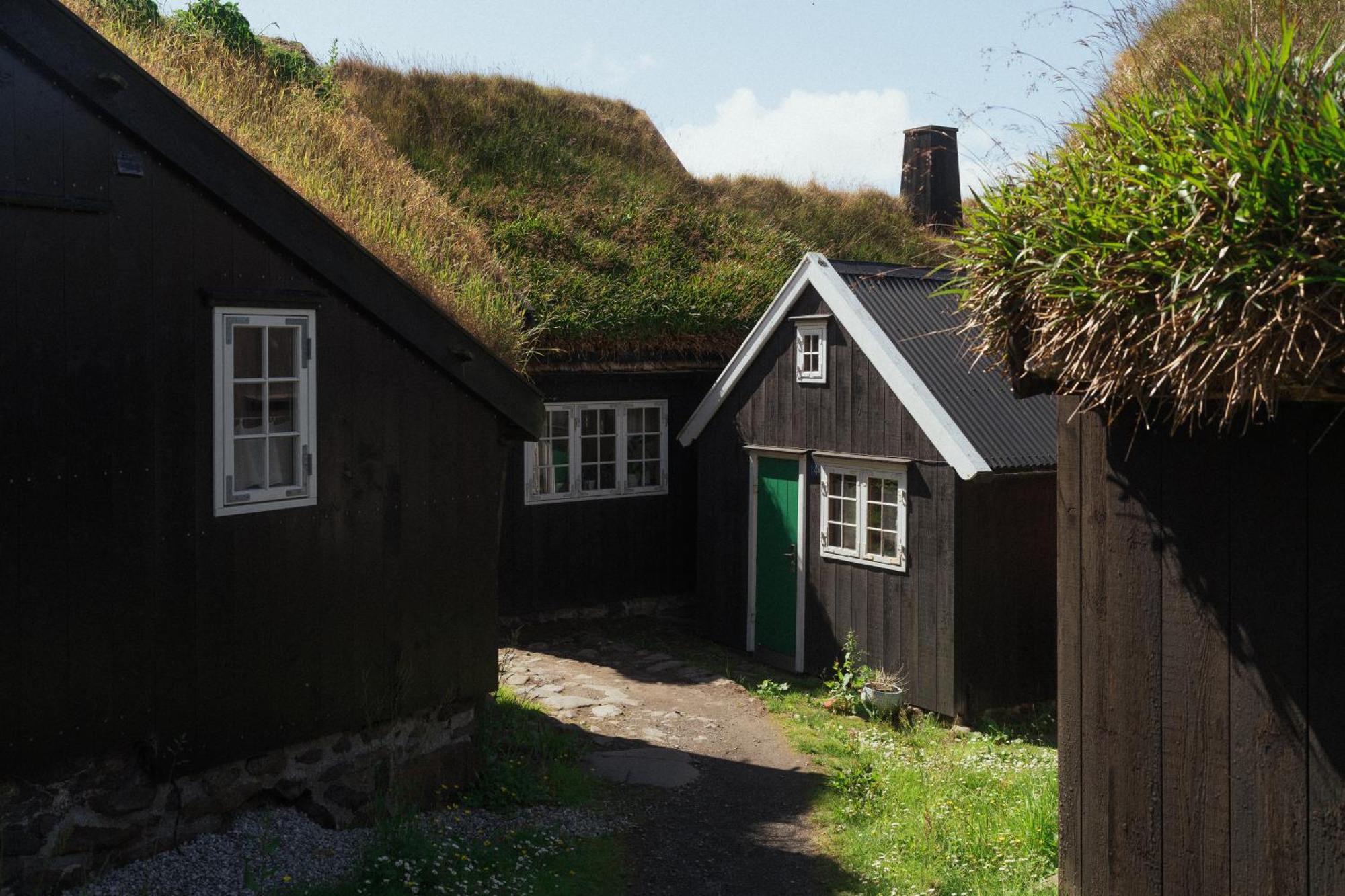Torsgota Guesthouse - In The Heart Of Torshavn Exterior photo