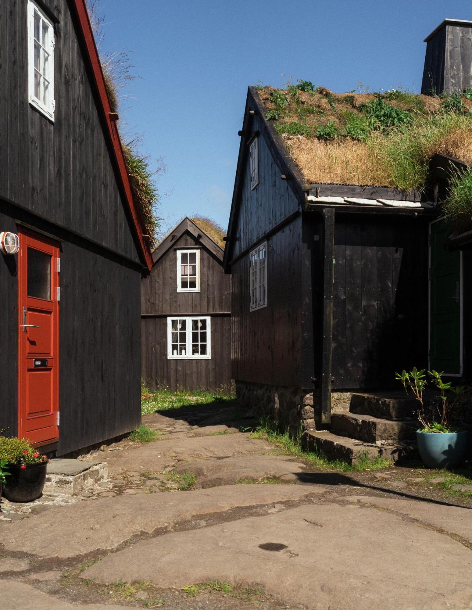 Torsgota Guesthouse - In The Heart Of Torshavn Exterior photo